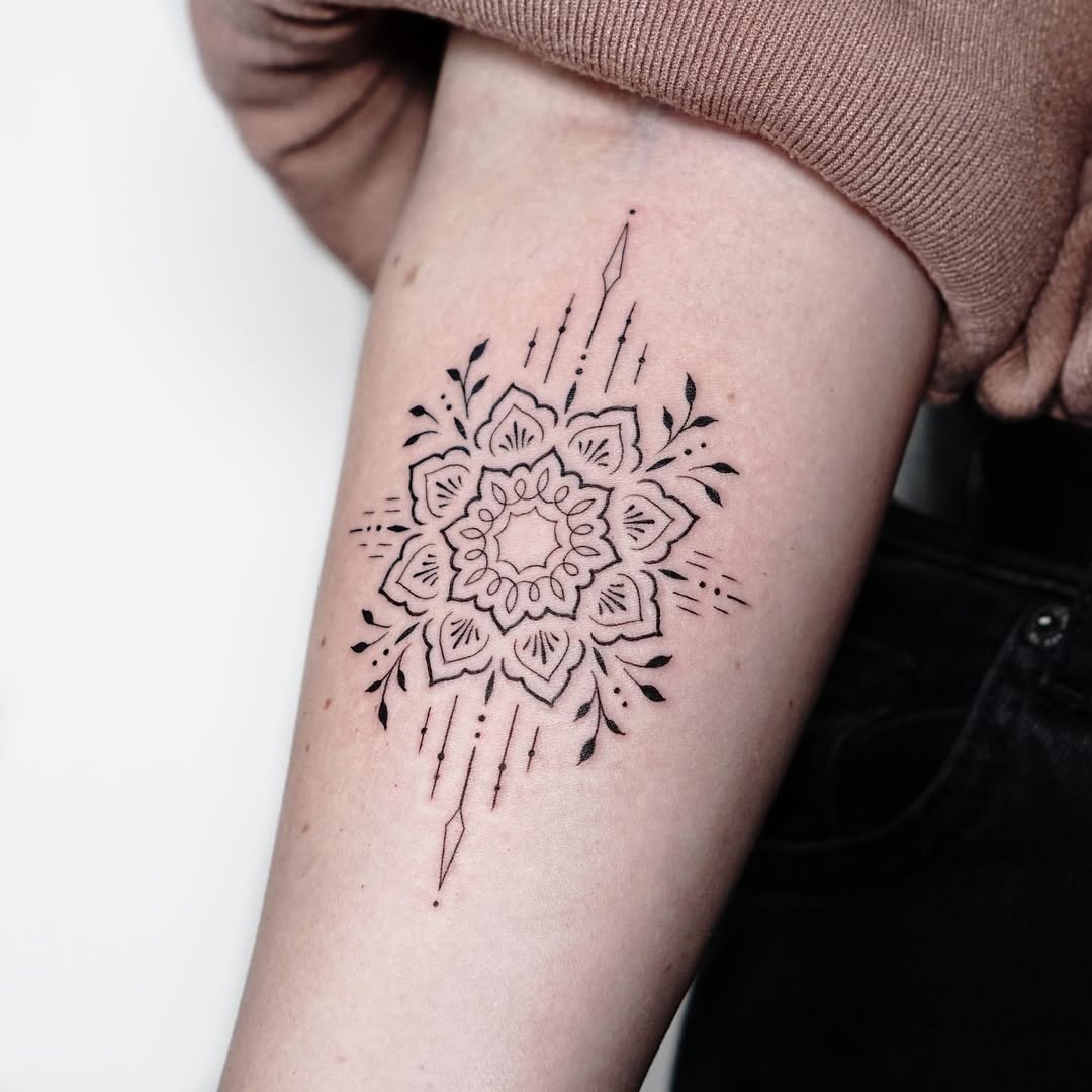 ganz beliebt - Mandala Tattoo am Unterarm 